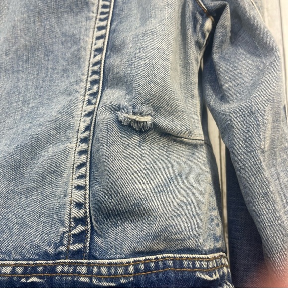 WHITE CROW Distressed Jean Jacket Stitching Detail at Pockets Small - Picture 8 of 10